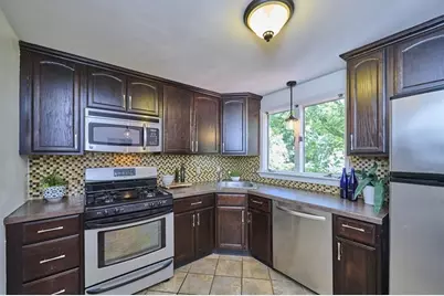 86 White St #C, Lowell, MA 01854 - Photo 9
