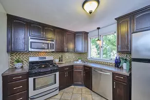 86 White St, Lowell, MA 01854 - Photo 9