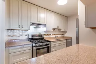 8 Whittier Pl, Boston, MA 02114 - Photo 5