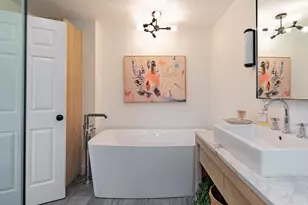 237 Bunker Hill St, Boston, MA 02129 - Photo 17