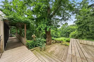 52 Standish St, Duxbury, MA 02332 - Photo 33