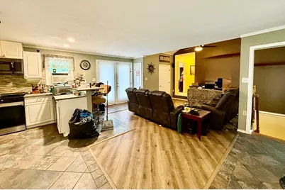 66 Barrison St, Springfield, MA 01109 - Photo 9