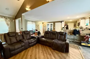 66 Barrison St, Springfield, MA 01109 - Photo 5