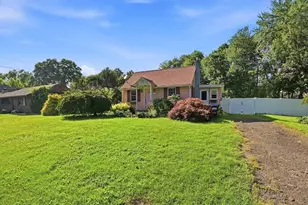141 New Ludlow Rd, Granby, MA 01033 - Photo 3