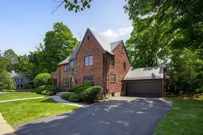 8 Bruce Ln, Newton, MA 02458 - Photo 3