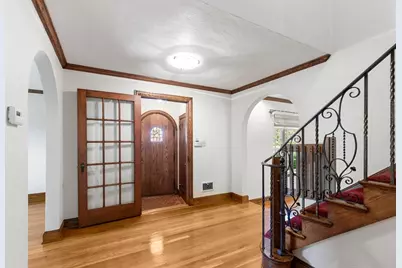 8 Bruce Ln, Newton, MA 02458 - Photo 5