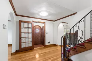 8 Bruce Ln, Newton, MA 02458 - Photo 5