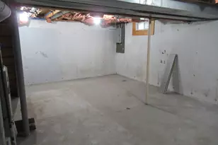 128 Woodmont St, Springfield, MA 01104 - Photo 35