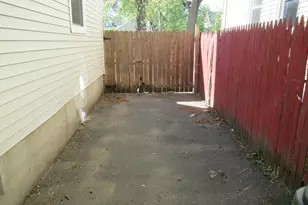 128 Woodmont St, Springfield, MA 01104 - Photo 5