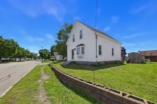 915 Rockdale Ave, New Bedford, MA 02740 - Photo 3
