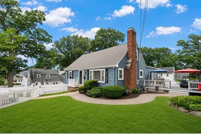 105 Whitman Ave, Melrose, MA 02176 - Photo 1