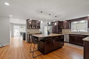 105 Whitman Ave, Melrose, MA 02176 - Photo 3