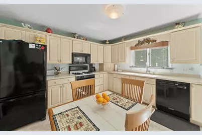 17 Perry Ave, Lynnfield, MA 01940 - Photo 7