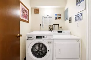 31 Harris, Brookline, MA 02446 - Photo 9