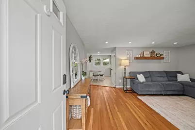 19 Magnolia St, Saugus, MA 01906 - Photo 3