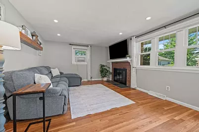 19 Magnolia St, Saugus, MA 01906 - Photo 5