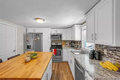 16 Highland St, Spencer, MA 01562 - Photo 5