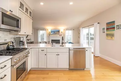 28 Beach Rd, Oak Bluffs, MA 02557 - Photo 9