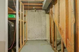 128 W Canton Cir, Springfield, MA 01104 - Photo 31