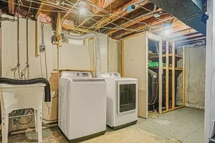 128 W Canton Cir, Springfield, MA 01104 - Photo 29