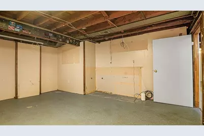 128 W Canton Cir, Springfield, MA 01104 - Photo 29