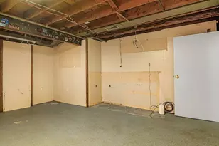 128 W Canton Cir, Springfield, MA 01104 - Photo 29