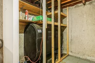 128 W Canton Cir, Springfield, MA 01104 - Photo 33