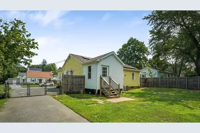 128 W Canton Cir, Springfield, MA 01104 - Photo 37