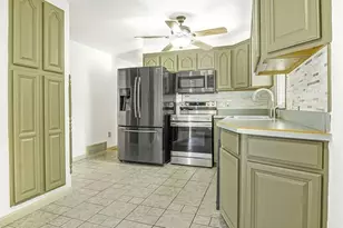 128 W Canton Cir, Springfield, MA 01104 - Photo 5