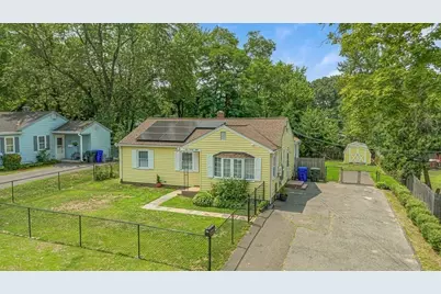 128 W Canton Cir, Springfield, MA 01104 - Photo 3