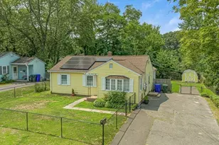 128 W Canton Cir, Springfield, MA 01104 - Photo 3