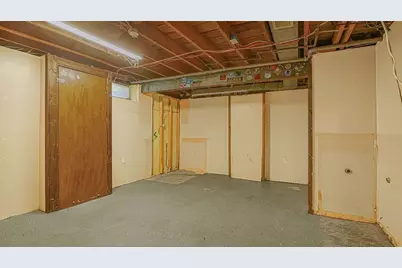 128 W Canton Cir, Springfield, MA 01104 - Photo 27