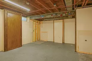 128 W Canton Cir, Springfield, MA 01104 - Photo 27