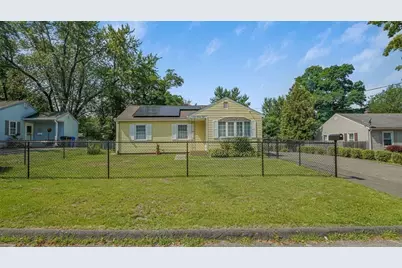 128 W Canton Cir, Springfield, MA 01104 - Photo 1