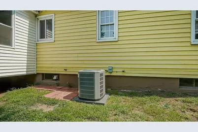 128 W Canton Cir, Springfield, MA 01104 - Photo 35