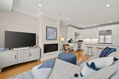 201 W 8th St #3, Boston, MA 02127 - Photo 9