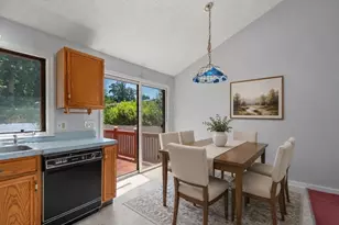 15 Herbert Ave, Springfield, MA 01119 - Photo 7