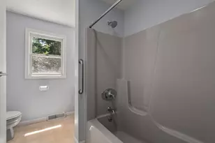15 Herbert Ave, Springfield, MA 01119 - Photo 17