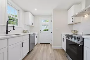 104 Fairmount Ave, Saugus, MA 01906 - Photo 15