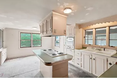 21 North Shore Ave, Danvers, MA 01923 - Photo 7