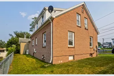 26 Grace St, Chicopee, MA 01020 - Photo 5