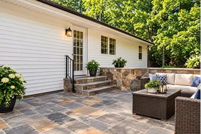 177 Hartford Ave E, Uxbridge, MA 01569 - Photo 3