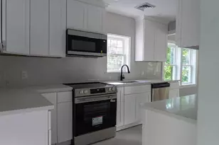 177 Hartford Ave E, Uxbridge, MA 01569 - Photo 5