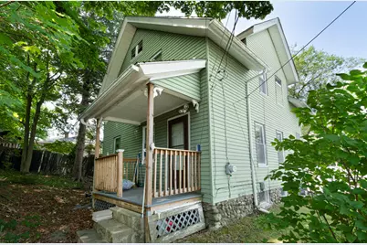 7 Clarence St, Worcester, MA 01610 - Photo 5