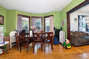7 Clarence St, Worcester, MA 01610 - Photo 11