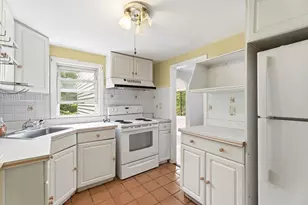 127 Sunnyside Ave, Arlington, MA 02474 - Photo 9
