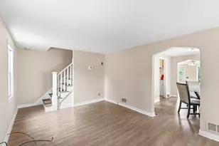 127 Sunnyside Ave, Arlington, MA 02474 - Photo 5