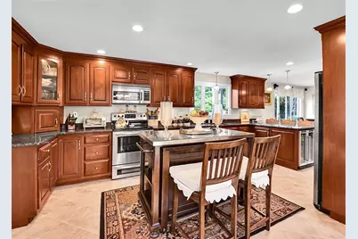 82 Bellingham Rd, Blackstone, MA 01504 - Photo 5
