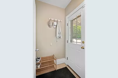 18 Nahant St, Wakefield, MA 01880 - Photo 11