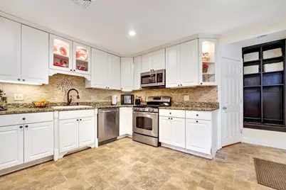 38 Miller St, Medfield, MA 02052 - Photo 11